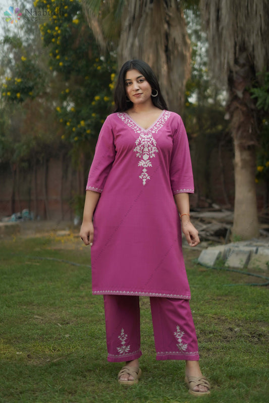 Winter Wear Lilac Colored Long Kashmiri Kurti Co-Ord Set With Silver Tilla Embroidery