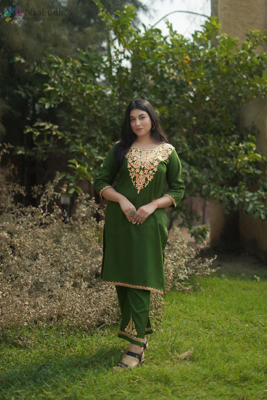 Winter Wear Long Green Kashmiri Kurti Co-Ord Set With Multicolored Embroidery